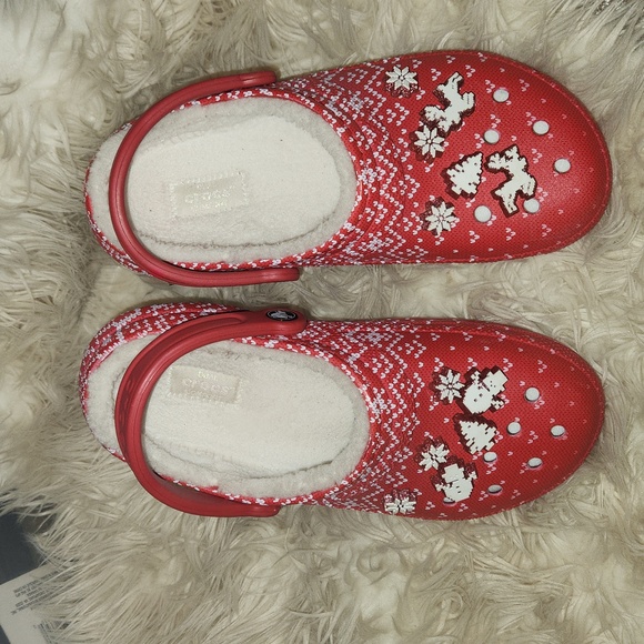 CROCS Shoes - CHRISTMAS CROCS 🎄 8W/6M